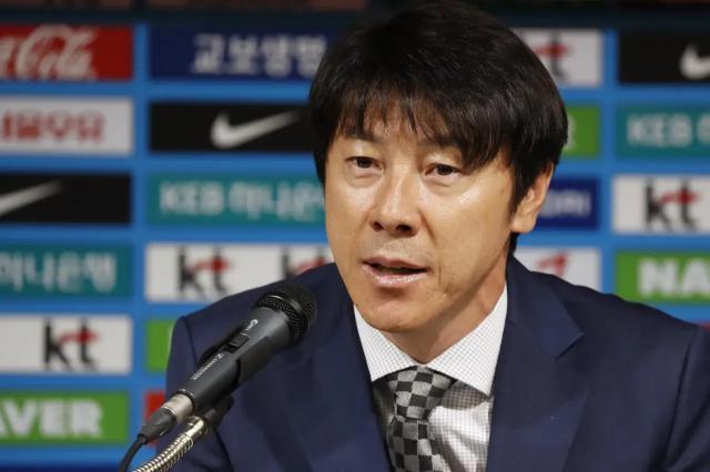 开云APP-申台龙自曝胸部大手术经历 暂定8.12返回印尼