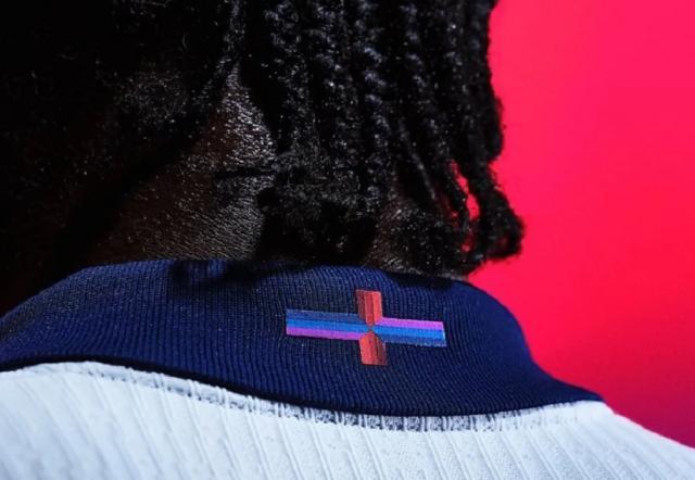 开云官网-三狮欧洲杯战袍爆改国旗颜色，政客、名宿怒向耐克