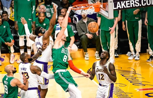 开云-波神归来绿军如虎添翼 攻防两端他都是第一功臣