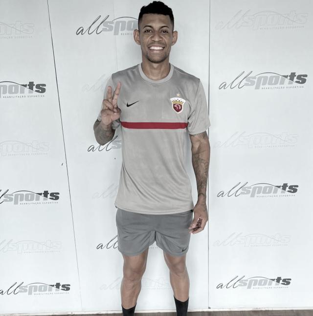 开云APP-海港巴西双枪洛佩斯归队心切 保利尼奥遭飞来横祸