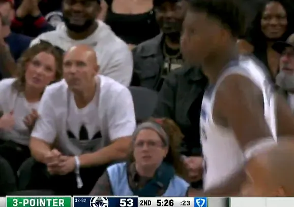 开云体育下载-爱德华兹干拔三分投进已经6中5拿到17分，森林狼仅差快船3分