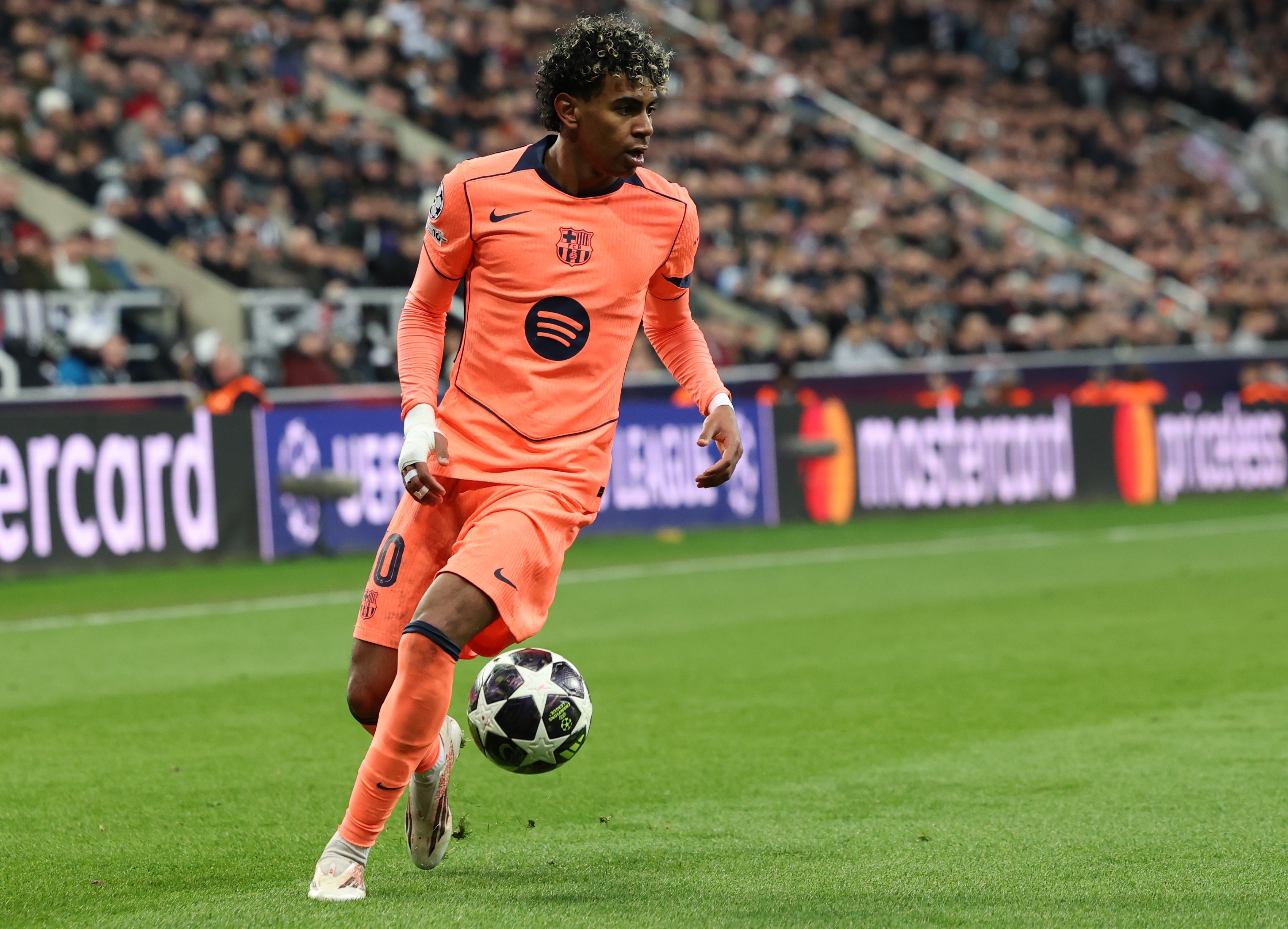 开云体育下载-每体：亚马尔因身体不适缺席今日训练，但仍有很大可能出战塞维