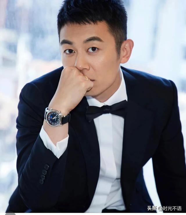 kaiyun-朱亚文现身上海街头被偶遇，网友：声音很好听，私服帅爆了！